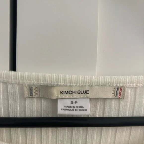 White sweater with black bows - Picture 4 of 4